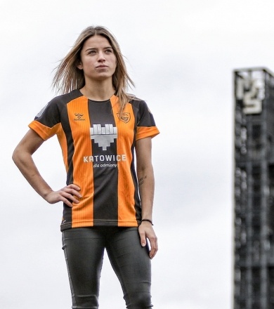 Nowe koszulki piłkarek GKS-u [GALERIA]